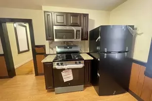 27 Wilcox St, Springfield, MA 01105 - Photo 4