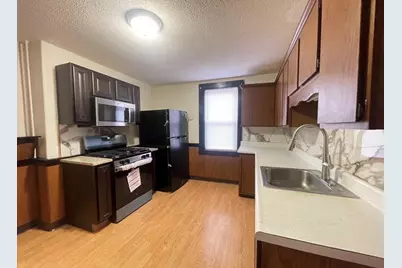 27 Wilcox St #1L, Springfield, MA 01105 - Photo 2