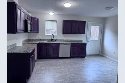 9 Columbia #1, Holyoke, MA 01040 - Photo 2