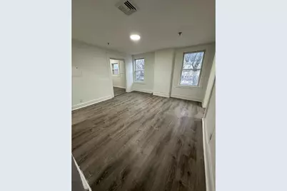 126 Lincoln St #2R, Worcester, MA 01602 - Photo 2