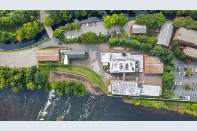 35 Lower Grape St, Chicopee, MA 01013 - Photo 6