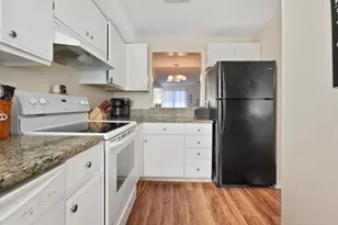 33 Maplewood Ave, Gloucester, MA 01930 - Photo 12