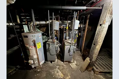 124 Pleasant St, Fitchburg, MA 01420 - Photo 30