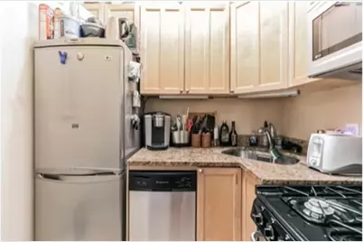 60 Myrtle St #6, Boston, MA 02144 - Photo 2