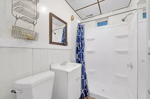 29 Whitcomb St, Webster, MA 01570 - Photo 16