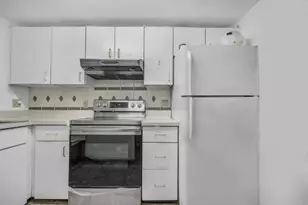 77 E Berkeley St, Boston, MA 02118 - Photo 10