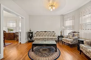 154 Glen St, Somerville, MA 02145 - Photo 2