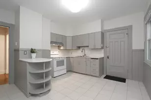 61 Washington Rd, Springfield, MA 01108 - Photo 2