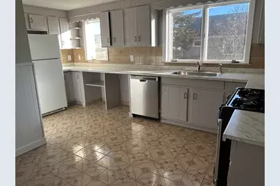 21-21A Carney Street #2, Medford, MA 02155 - Photo 2