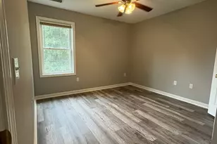 213 Skeele St, Chicopee, MA 01013 - Photo 10