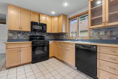 5-7 Linwood Ave #7, Melrose, MA 02176 - Photo 14