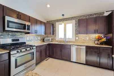 126 Stackhouse St, Dartmouth, MA 02748 - Photo 12