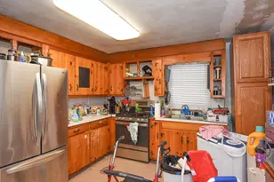 22 Pleasant St, Groveland, MA 01834 - Photo 4