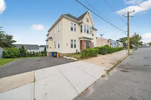 420 Bradford Ave, Fall River, MA 02721 - Photo 2