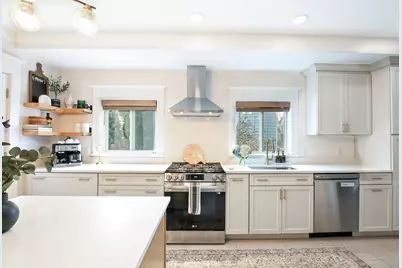 265 Maple St, New Bedford, MA 02740 - Photo 12