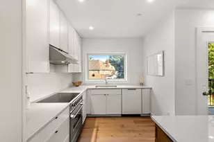 16 Elm St, Newton, MA 02465 - Photo 8