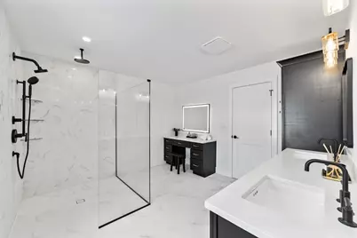 8 Callahan Drive, Woburn, MA 01801 - Photo 4