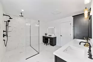 8 Callahan Dr, Woburn, MA 01801 - Photo 4