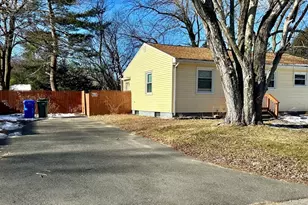 42 Talmadge Dr, Springfield, MA 01118 - Photo 18