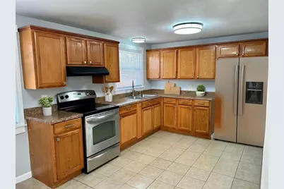 42 Talmadge Dr, Springfield, MA 01118 - Photo 2