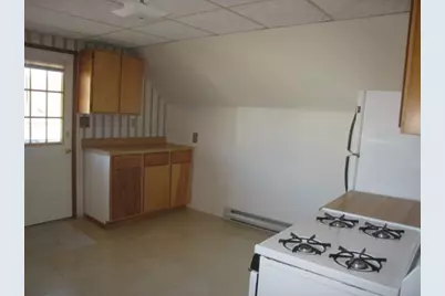 113 Pleasant St #3, Gloucester, MA 01930 - Photo 4