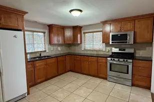 10 Bigelow St, Quincy, MA 02169 - Photo 2
