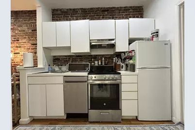 6 Cleveland Pl #4, Boston, MA 02113 - Photo 4