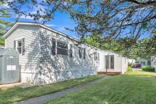 43 Park Ave, Sturbridge, MA 01566 - Photo 1