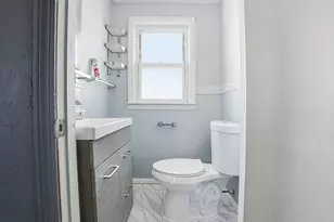 364 Tecumseh St, Fall River, MA 02721 - Photo 24