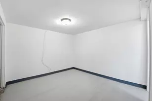 364 Tecumseh St, Fall River, MA 02721 - Photo 30