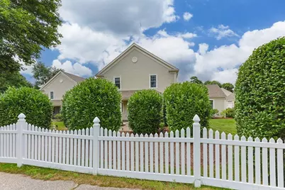 56 Carriage Shop Rd #4, Falmouth, MA 02536 - Photo 2