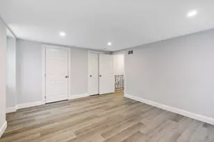 27 Village St, Marblehead, MA 01945 - Photo 10