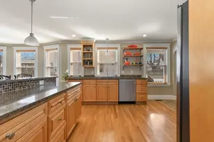 28 Fletcher St, Boston, MA 02131 - Photo 6