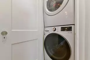 28 Fletcher St, Boston, MA 02131 - Photo 8