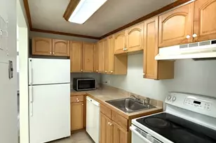 37 Fountain Ln, Weymouth, MA 02190 - Photo 6