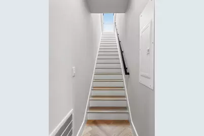 106 Moore St #8, Boston, MA 02128 - Photo 8