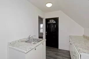 26 Huntington St, Springfield, MA 01107 - Photo 4