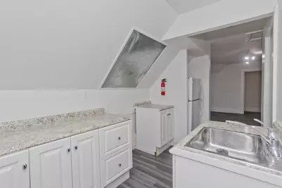 26 Huntington St, Springfield, MA 01107 - Photo 6