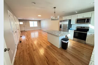 2 1/2 Vernon St #Unit 1, Holyoke, MA 01040 - Photo 2