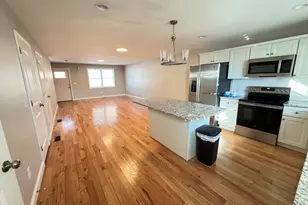 2 1/2 Vernon St, Holyoke, MA 01040 - Photo 2