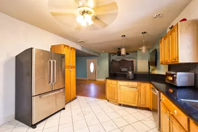 355 Peckham St, Fall River, MA 02724 - Photo 14