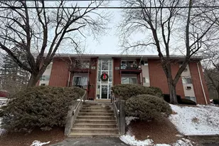 9 Longwood Dr, Andover, MA 01810 - Photo 2