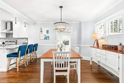 10 Hesseltine Avenue, Melrose, MA 02176 - Photo 8