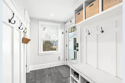 10 Hesseltine Avenue, Melrose, MA 02176 - Photo 18