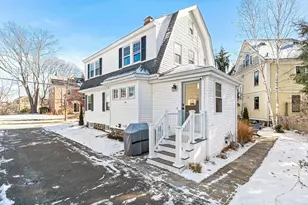 10 Hesseltine Ave, Melrose, MA 02176 - Photo 32