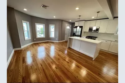 6 Charter St #2, Danvers, MA 01923 - Photo 2