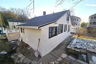 41 Bridgeport St, Worcester, MA 01604 - Photo 32