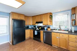 6 Monroe Ct, Gloucester, MA 01930 - Photo 6