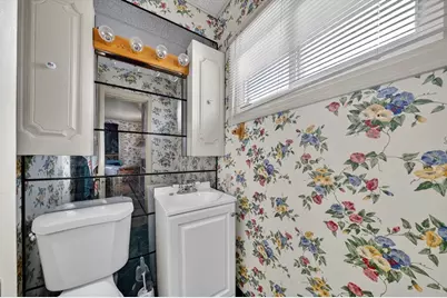 499 Hanover St, Fall River, MA 02720 - Photo 26