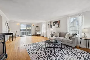 27 Temple St, Melrose, MA 02176 - Photo 10